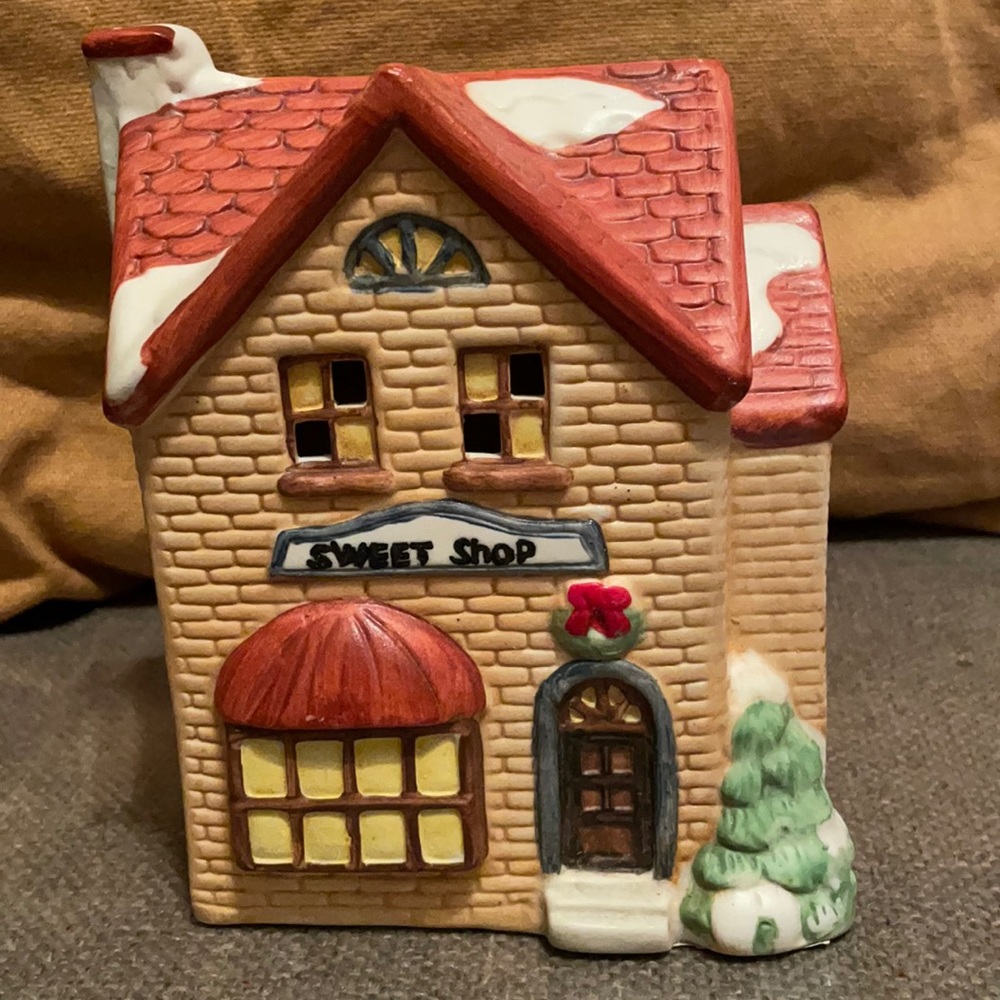 Sweet Shop Light Ceramic Christmas House, New, Colorful